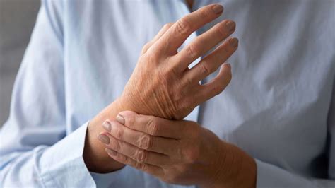 Artrita reumatoidă sau reumatismul, o boală inflamatorie cronică